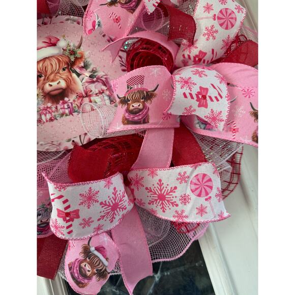 Pink Christmas Highland Cow Wreath | Farmhouse Holiday Door Hanger Decor xxx - Picture 5 of 8